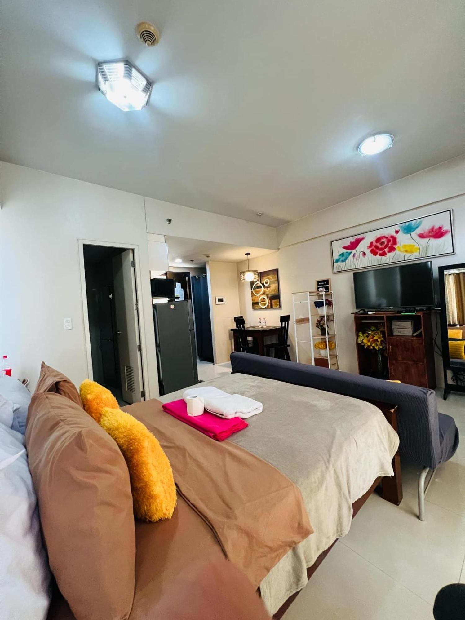 One Palm Tree Villas Condominium - Studio 7Th Fl With Balcony - Across Terminal 3 Airport Pasay Luaran gambar